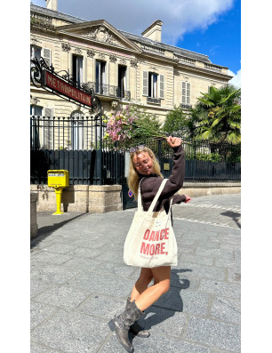 Sac Cabas “Dance More, Worry Less.” – Tote Bag Premium | SACRE Paris | FAME LA MAISON DE LA DANSE