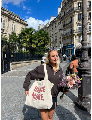Pull Col Camionneur Brun Moka – Fibres 100% Recyclées | SACRE Paris | FAME LA MAISON DE LA DANSE